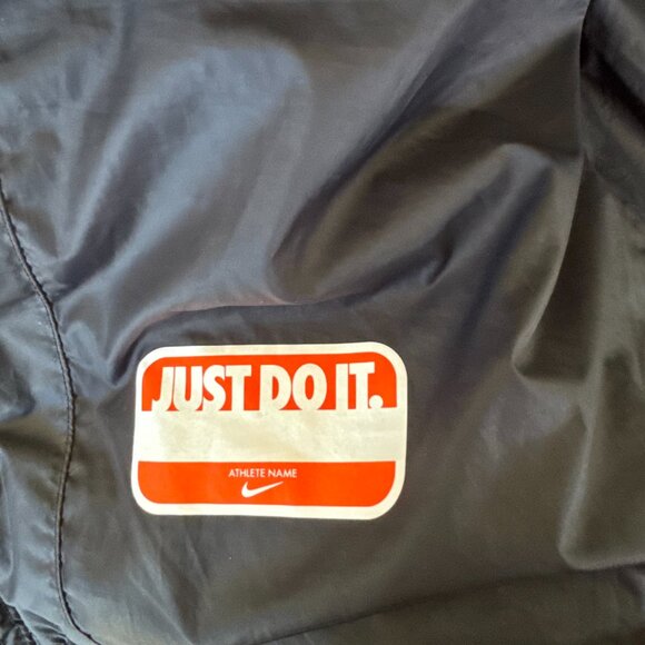 Nike Filled Hooded Zip Jacket • Black • Size Medium • Street / Outdoor Essential - Picture 12 of 14